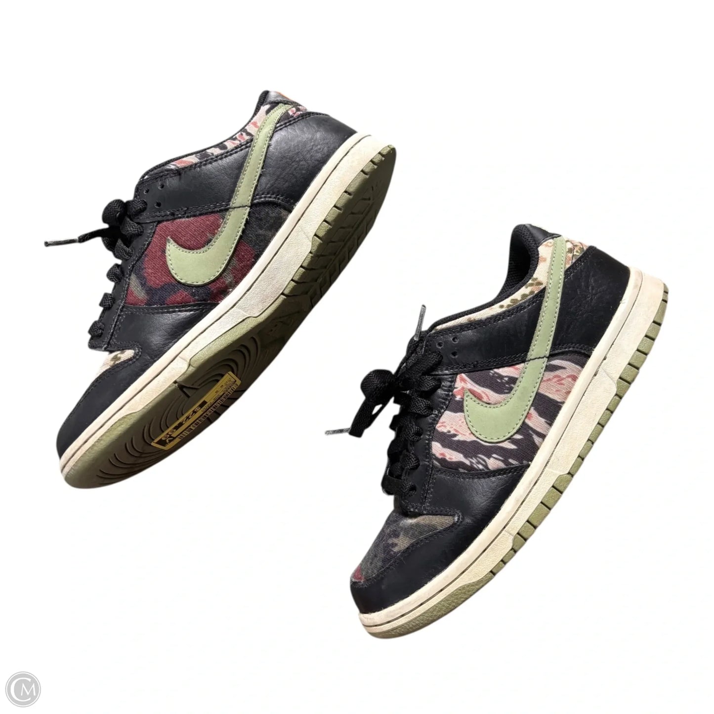Shoes Sneakers By Nike In Camouflage Print, Size: 6.5