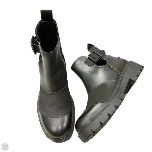 Boots Designer By Ugg In Black, Size: 8