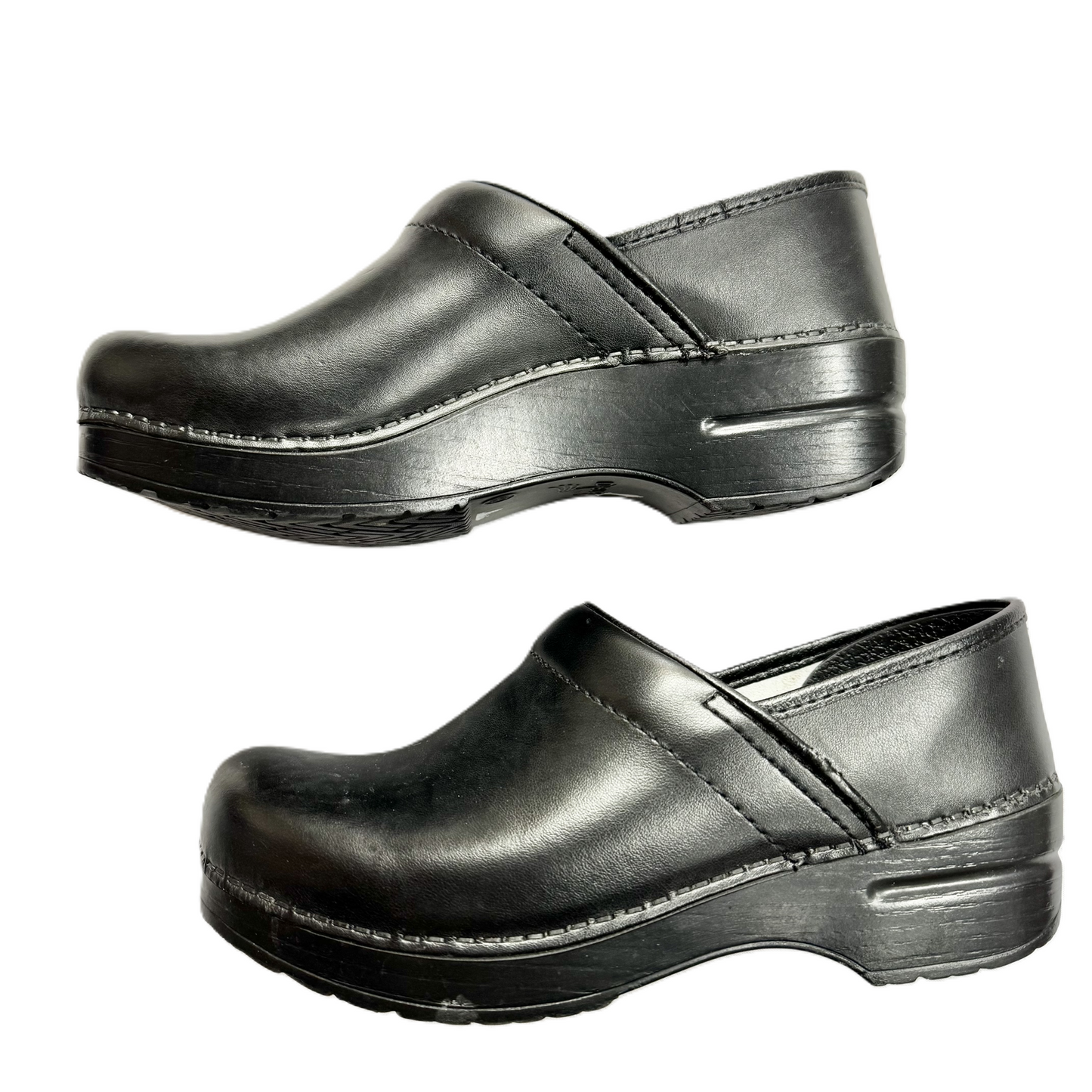 Shoes Flats By Dansko In Black, Size: 7.5