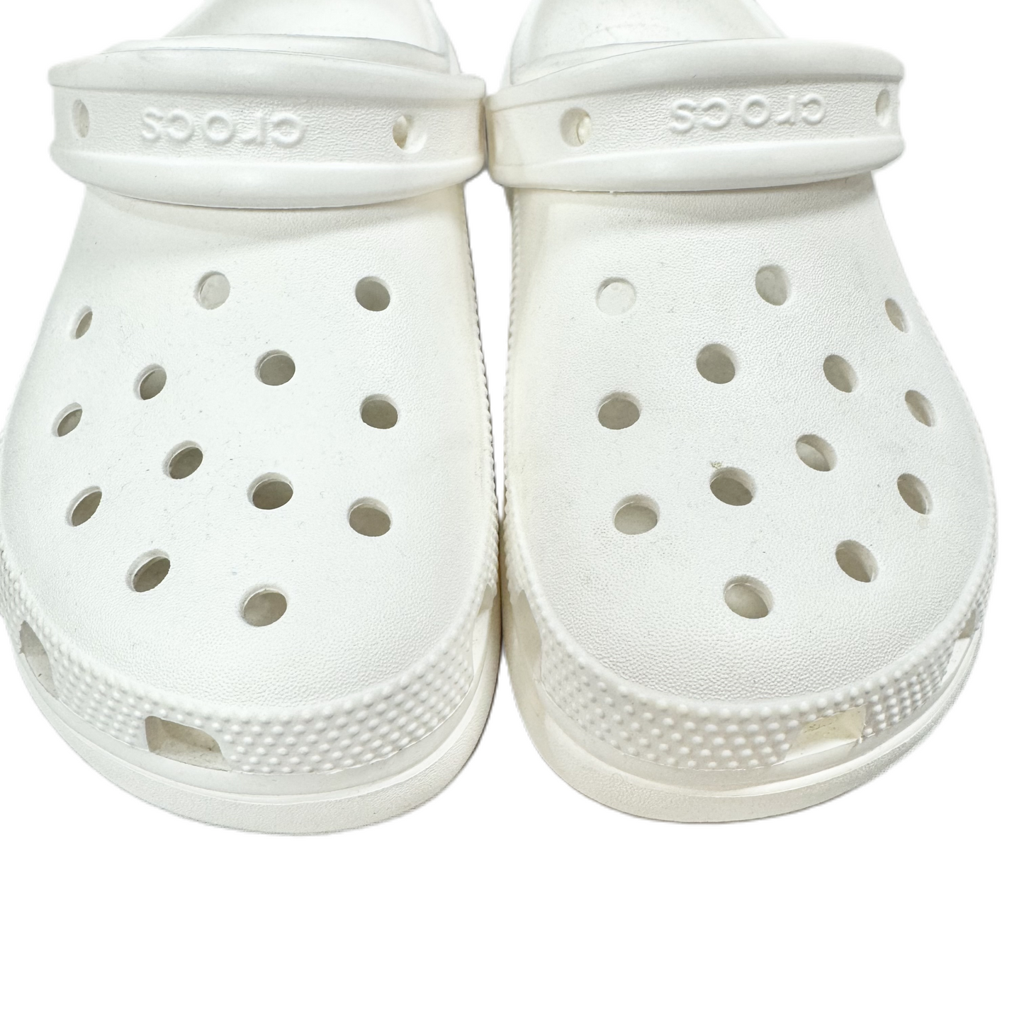 Shoes Flats By Crocs In White, Size: 6