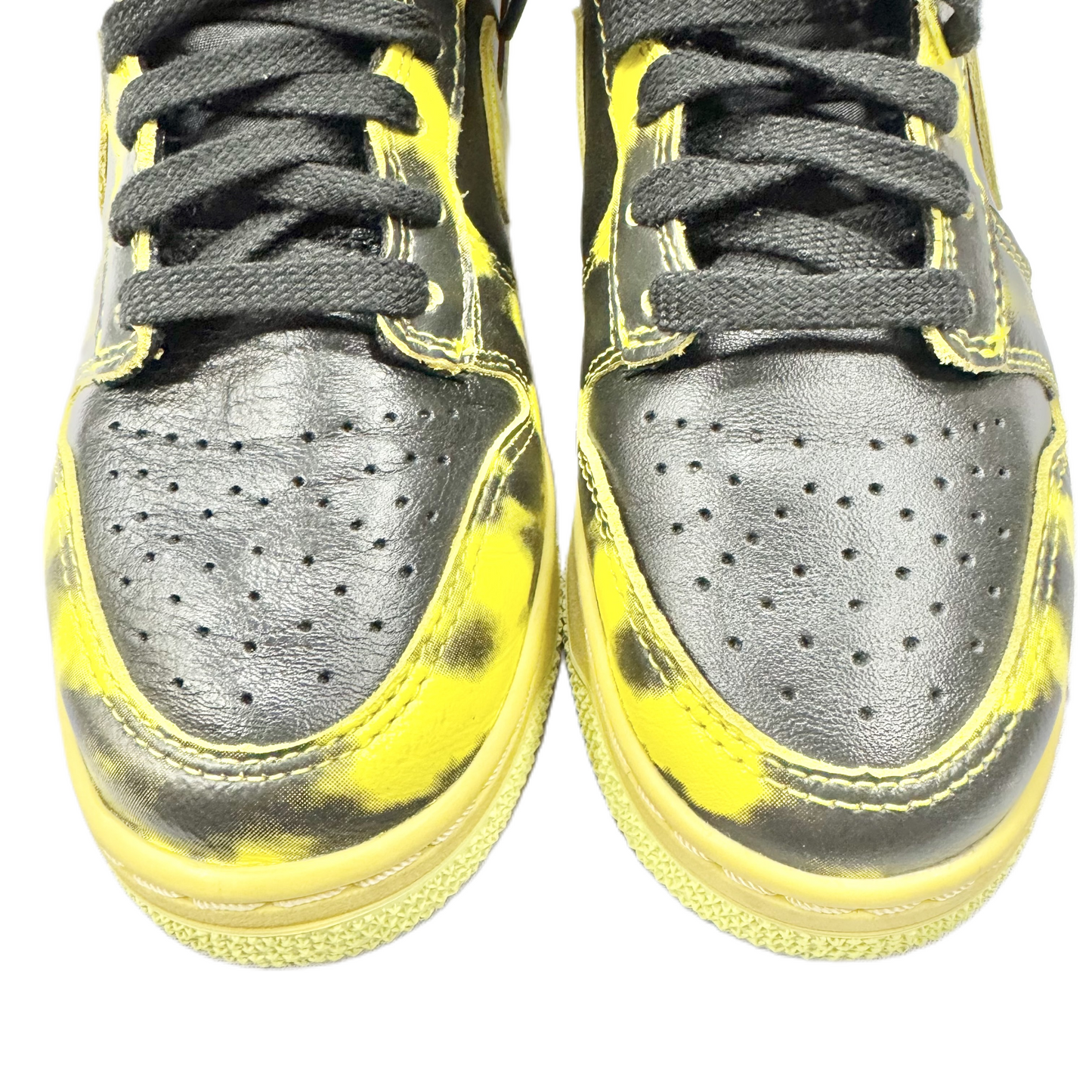 Shoes Sneakers By Nike In Black & Yellow, Size: 8