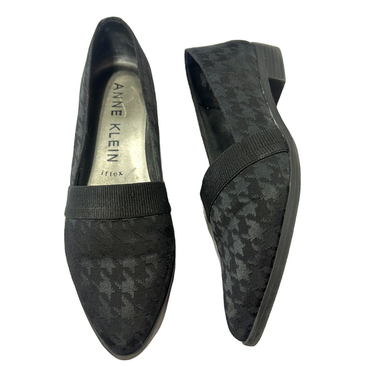 Shoes Flats By Anne Klein In Black, Size: 8.5