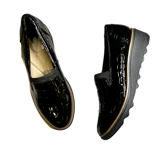 Shoes Flats By Clarks In Black, Size: 7