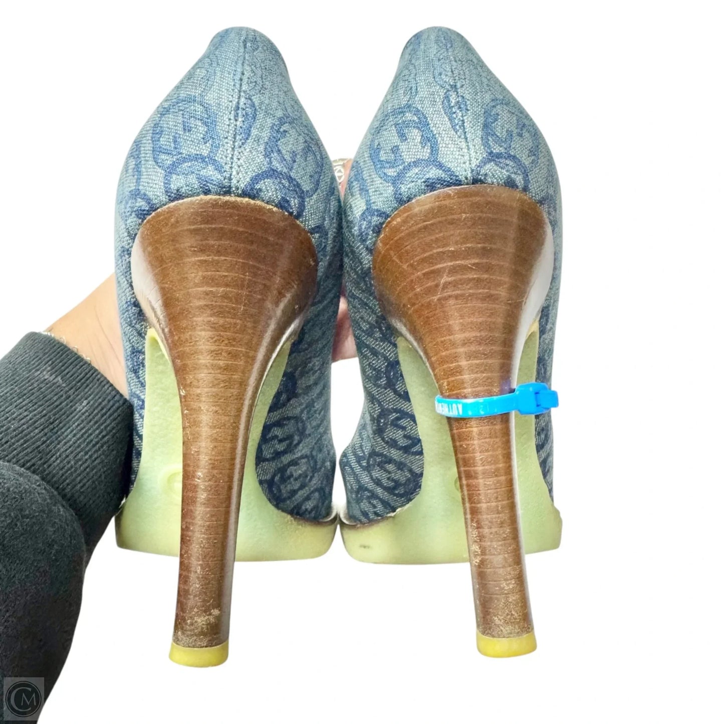 Shoes Luxury Designer By Gucci In Blue Denim, Size: 8.5