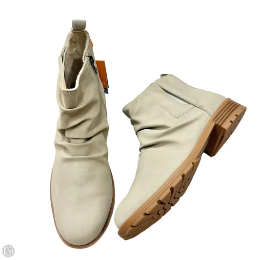 Boots Ankle Flats By Sporto In Grey, Size: 10