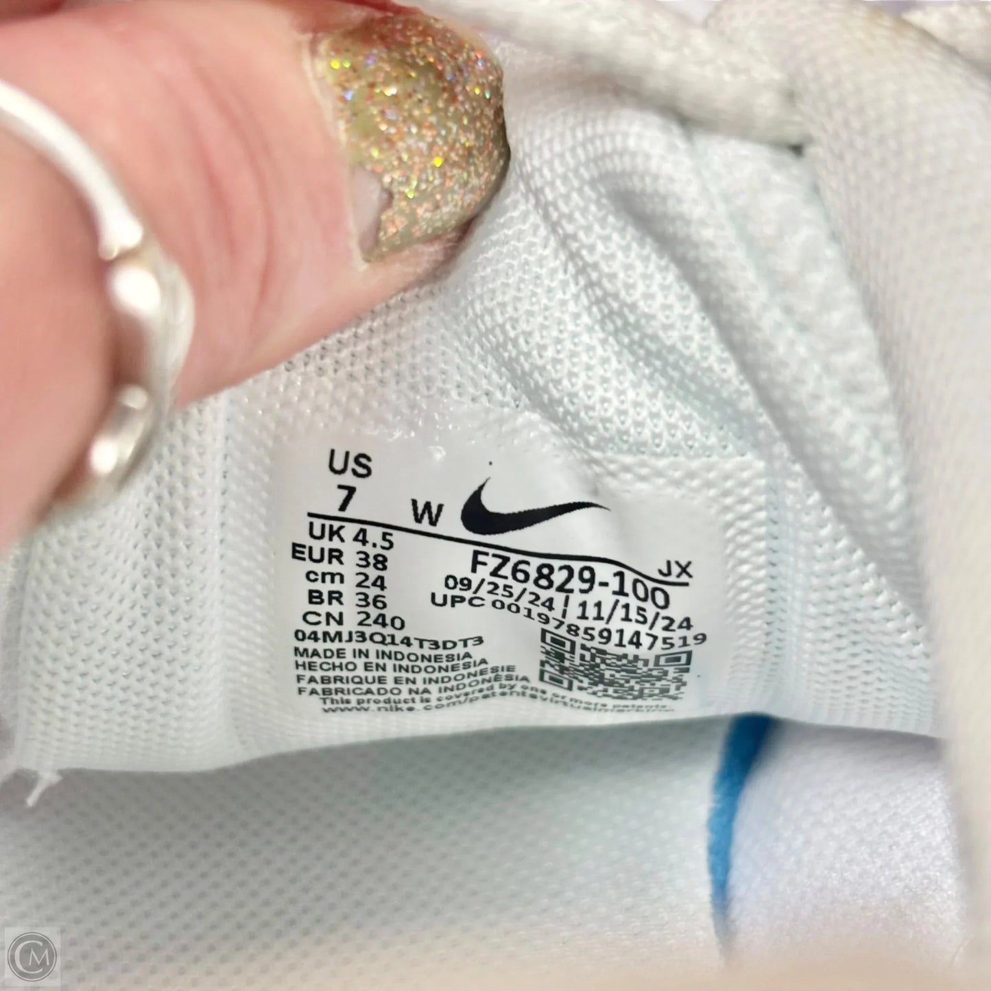 Shoes Athletic By Nike In White, Size: 7