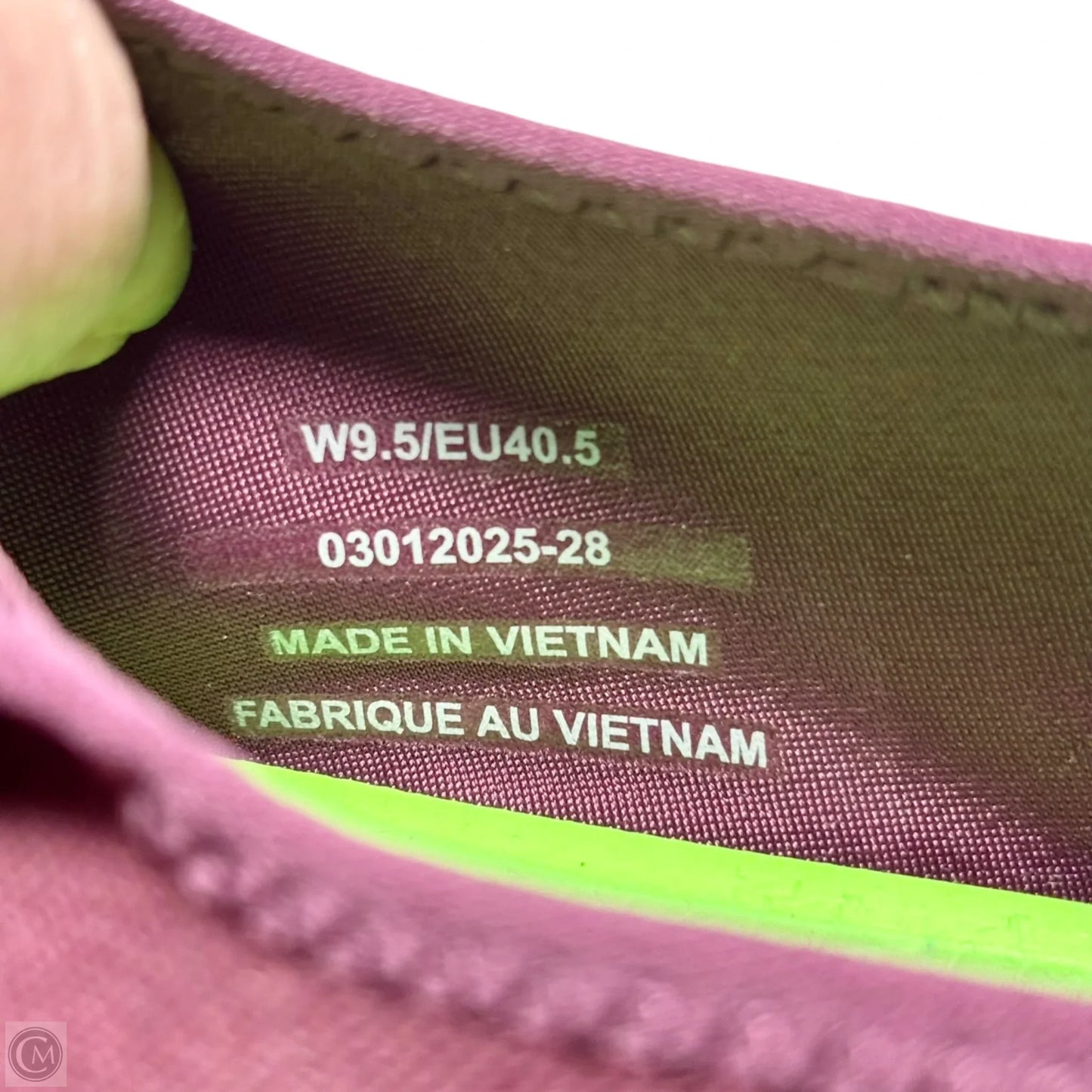 Shoes Sneakers By Oofos In Maroon, Size: 9.5