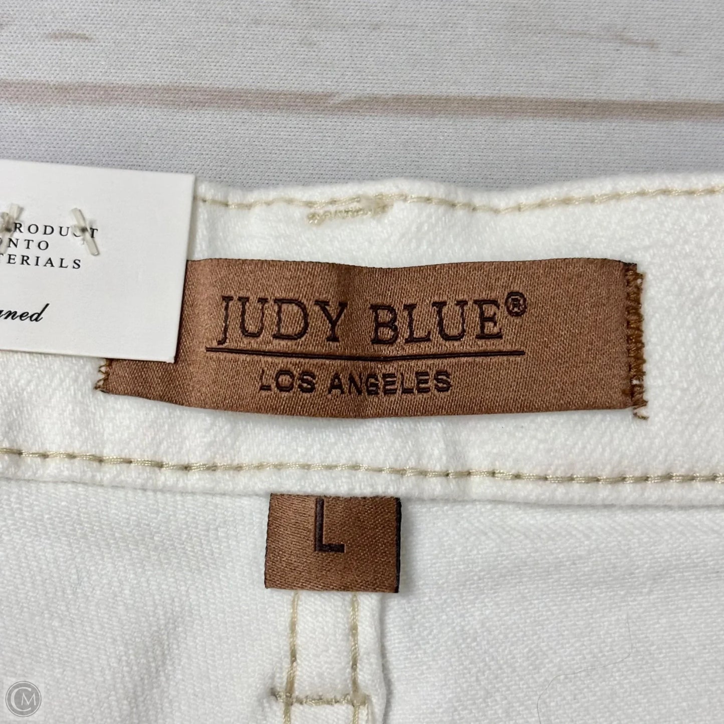 Shorts By Judy Blue In White Denim, Size: L
