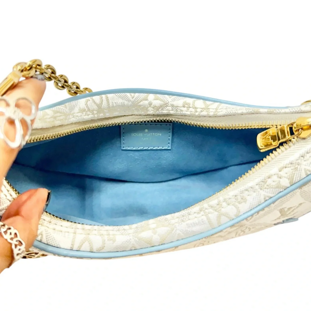Handbag Luxury Designer By Louis Vuitton, Size: Small