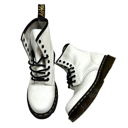 Boots Mid-calf Flats By Dr Martens Size: 7