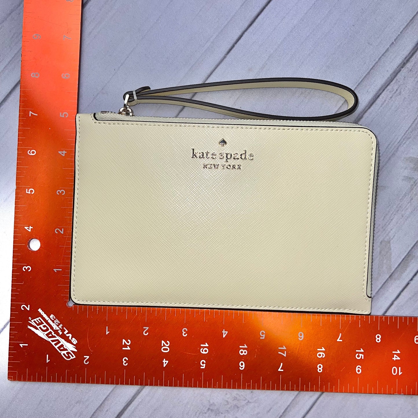 Wristlet Designer By Kate Spade, Size: Medium