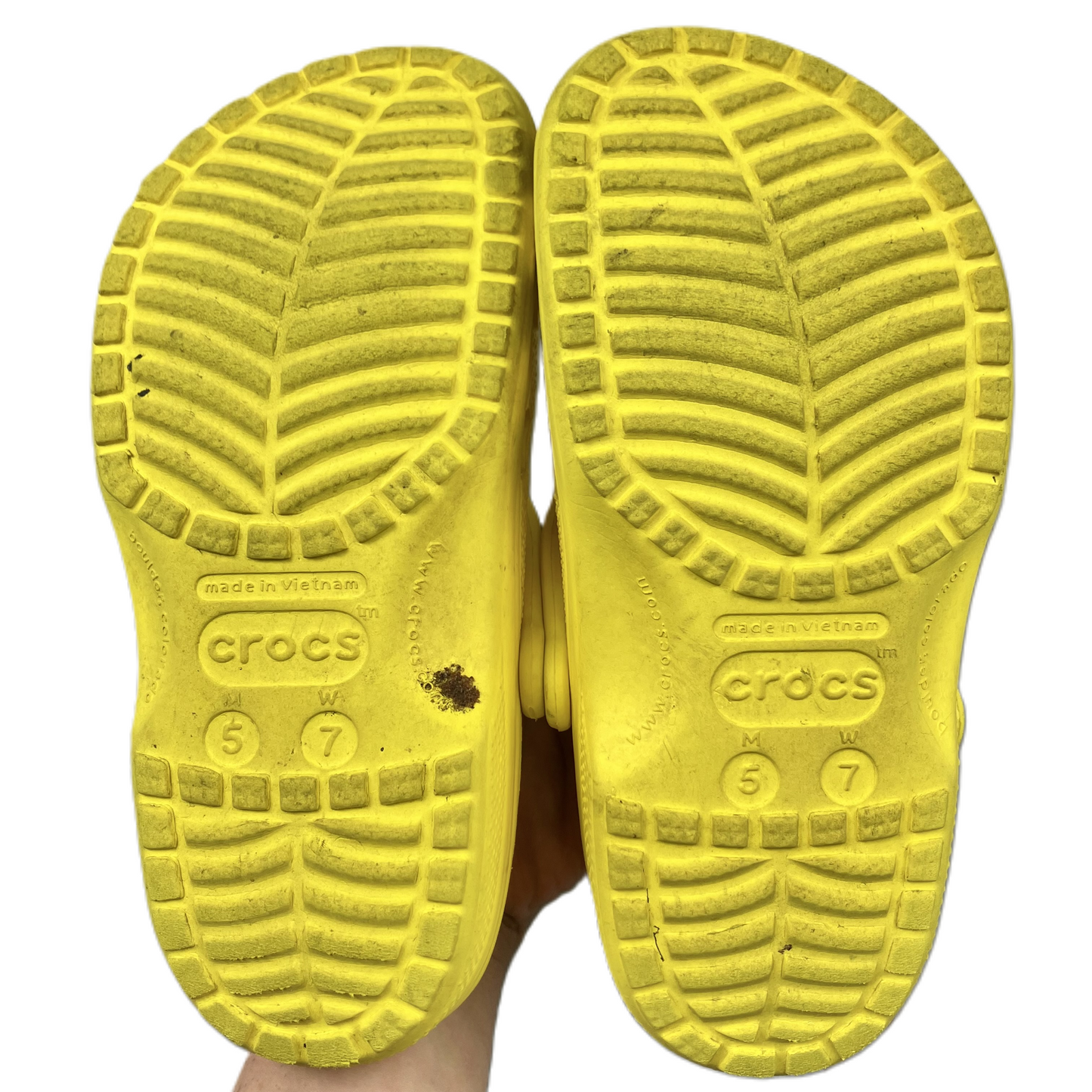 Yellow Shoes Flats By Crocs, Size: 7