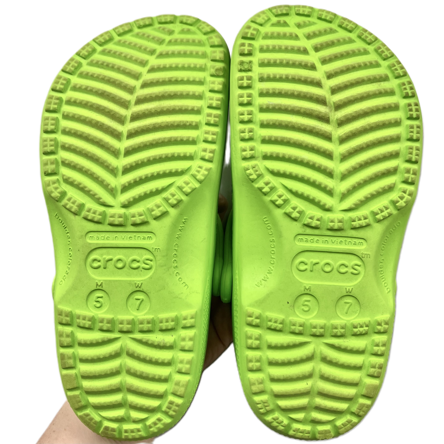 Green Shoes Flats By Crocs, Size: 7