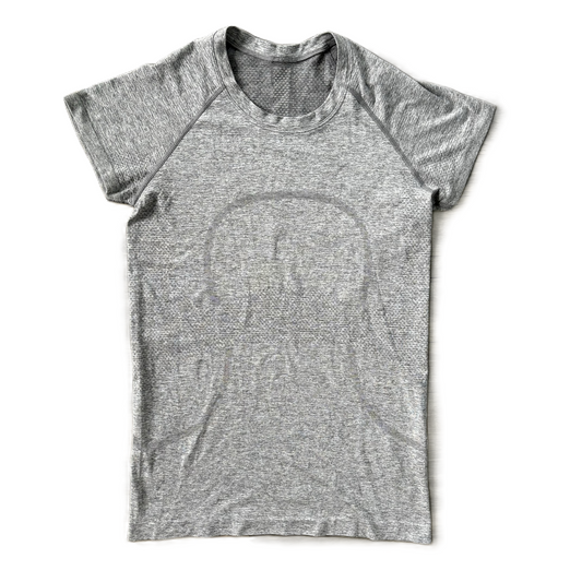 Athletic Top Short Sleeve By Lululemon In Grey, Size: S