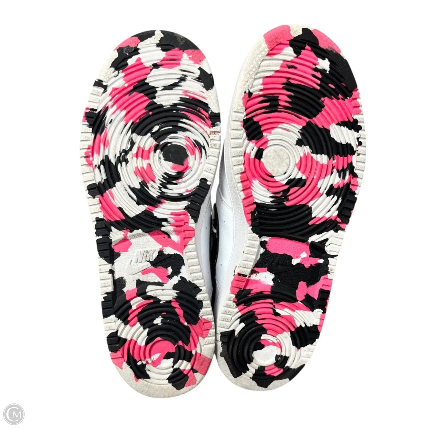 Shoes Sneakers By Nike In White, Size: 7