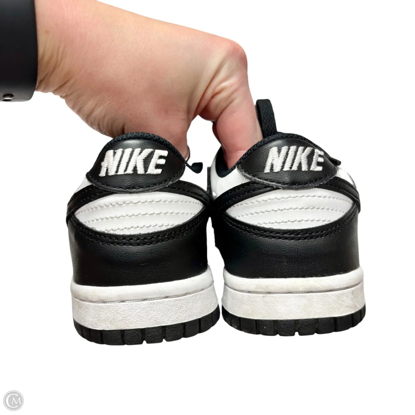 Shoes Sneakers By Nike In White, Size: 6