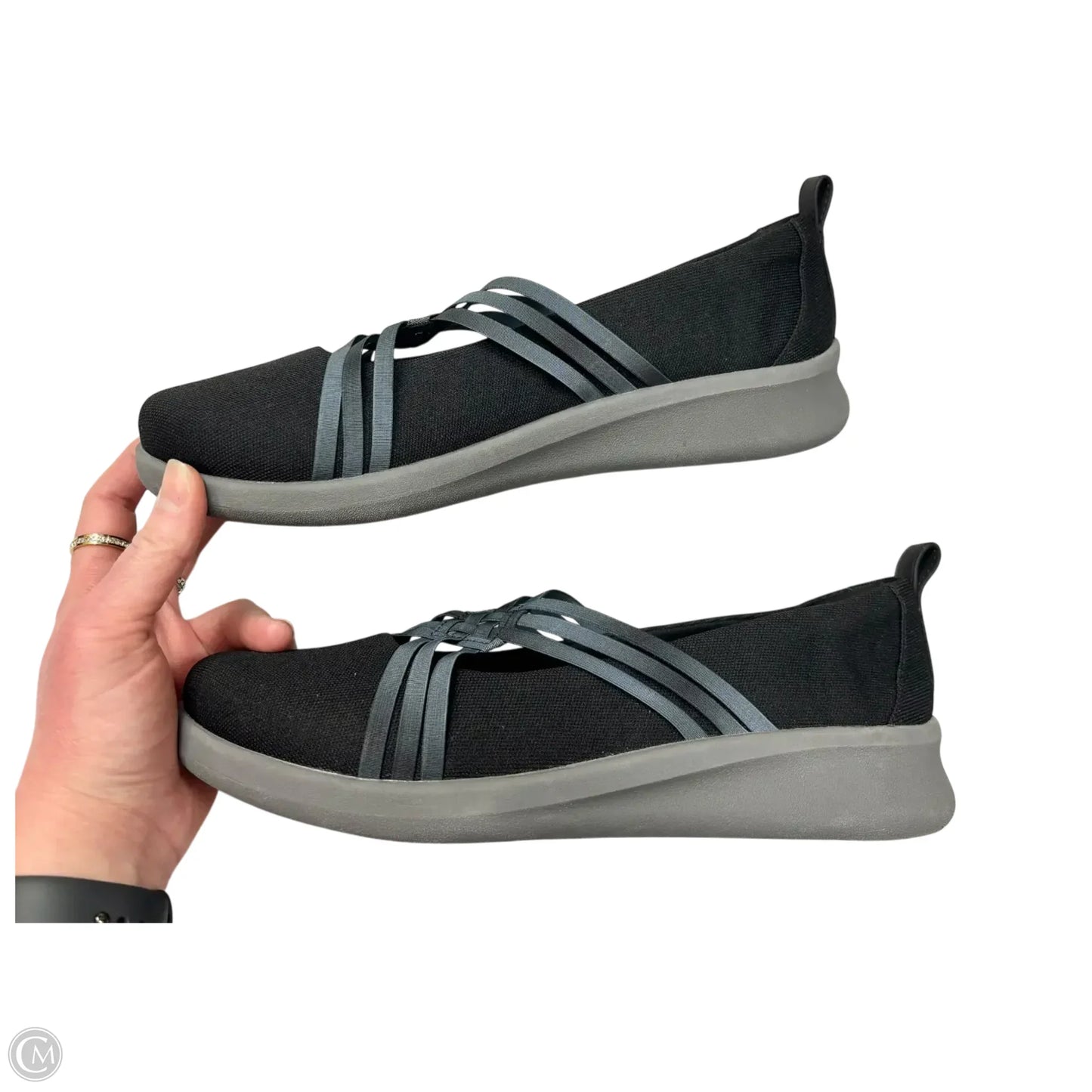 Shoes Flats By Clarks In Black & Grey, Size: 10