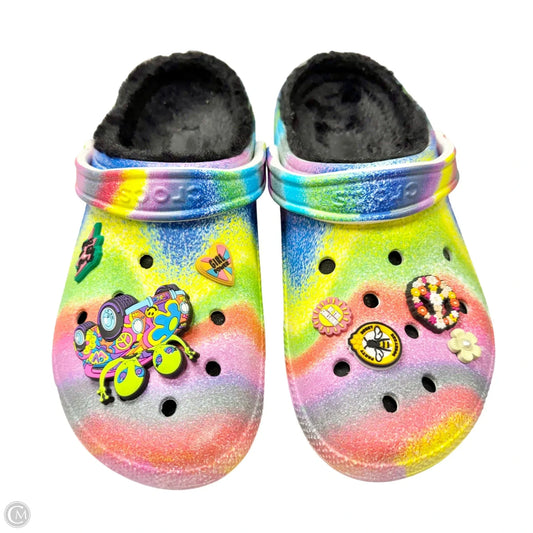 Shoes Flats By Crocs In Multi-colored, Size: 11