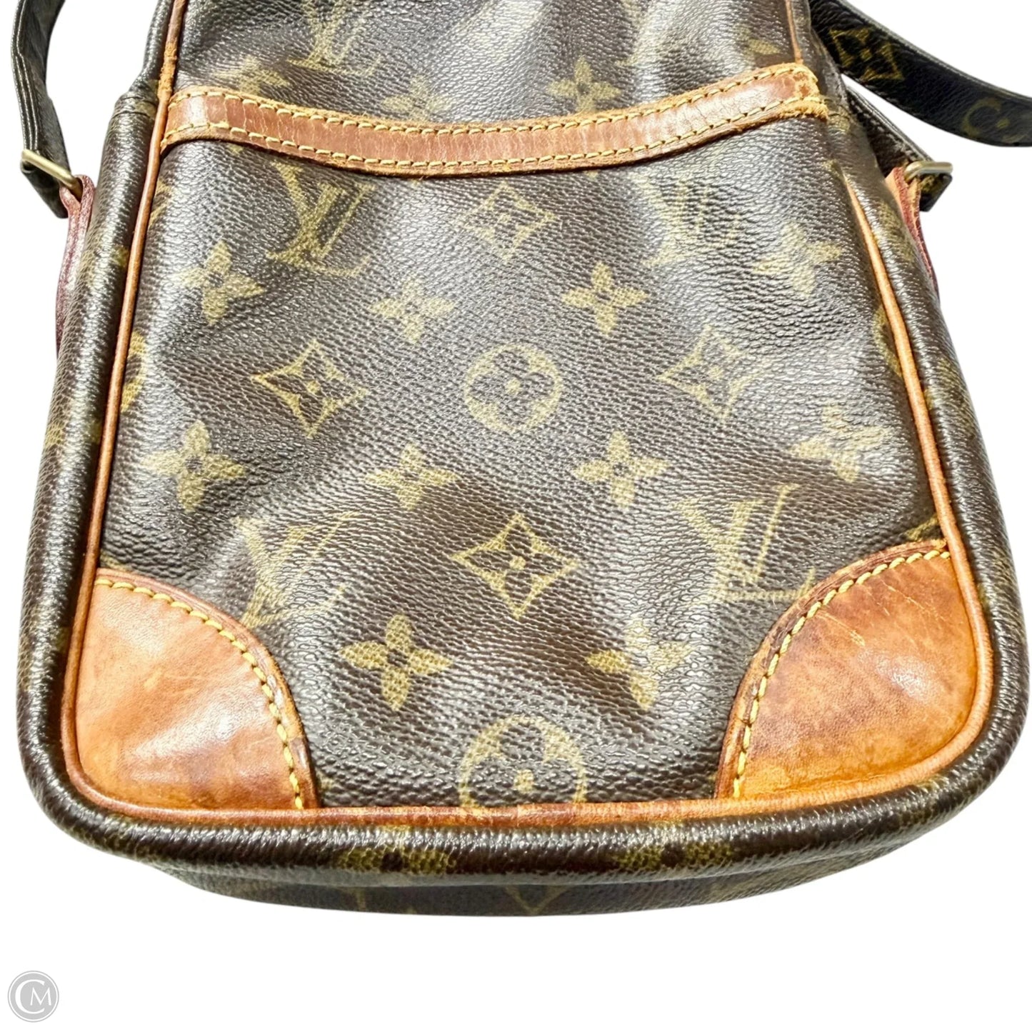Crossbody Luxury Designer By Louis Vuitton, Size: Medium