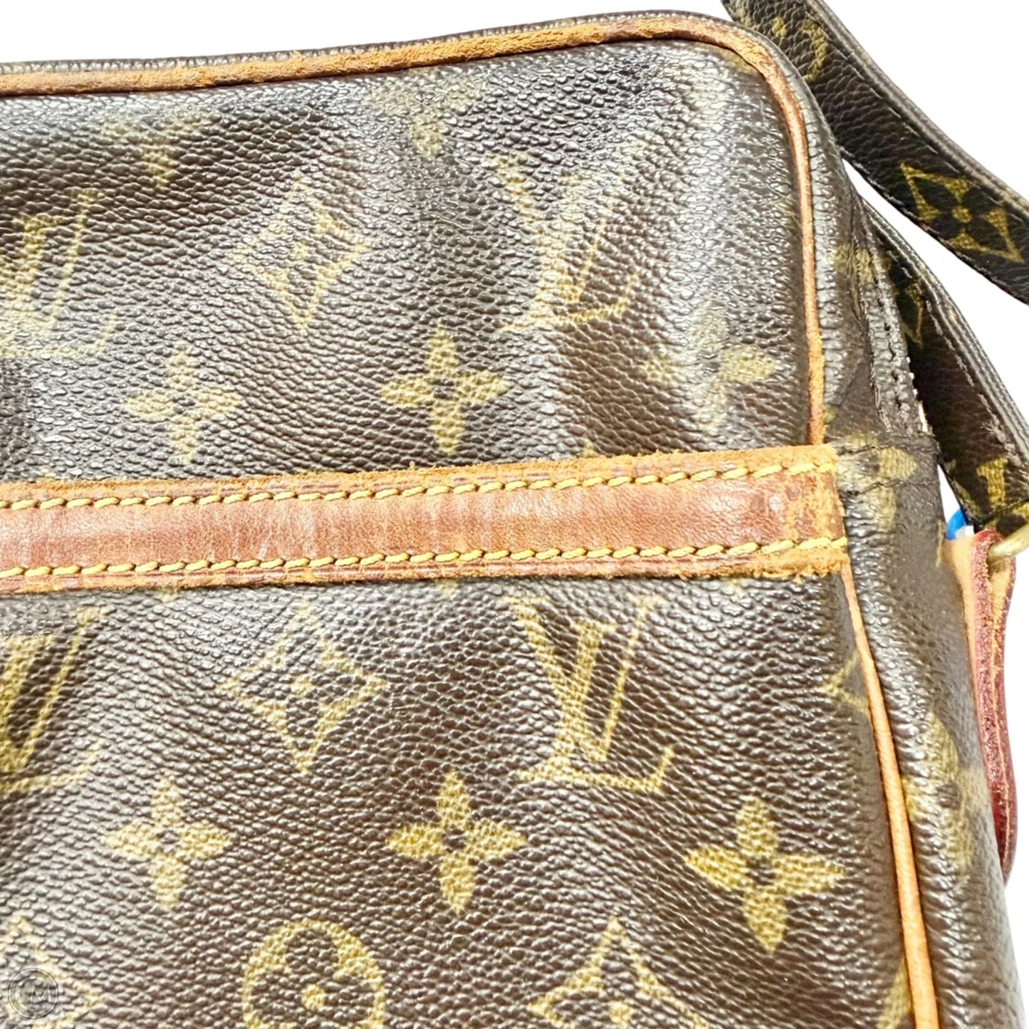 Crossbody Luxury Designer By Louis Vuitton, Size: Medium