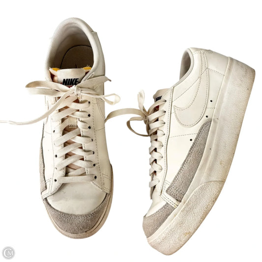 Shoes Sneakers By Nike In White, Size: 10