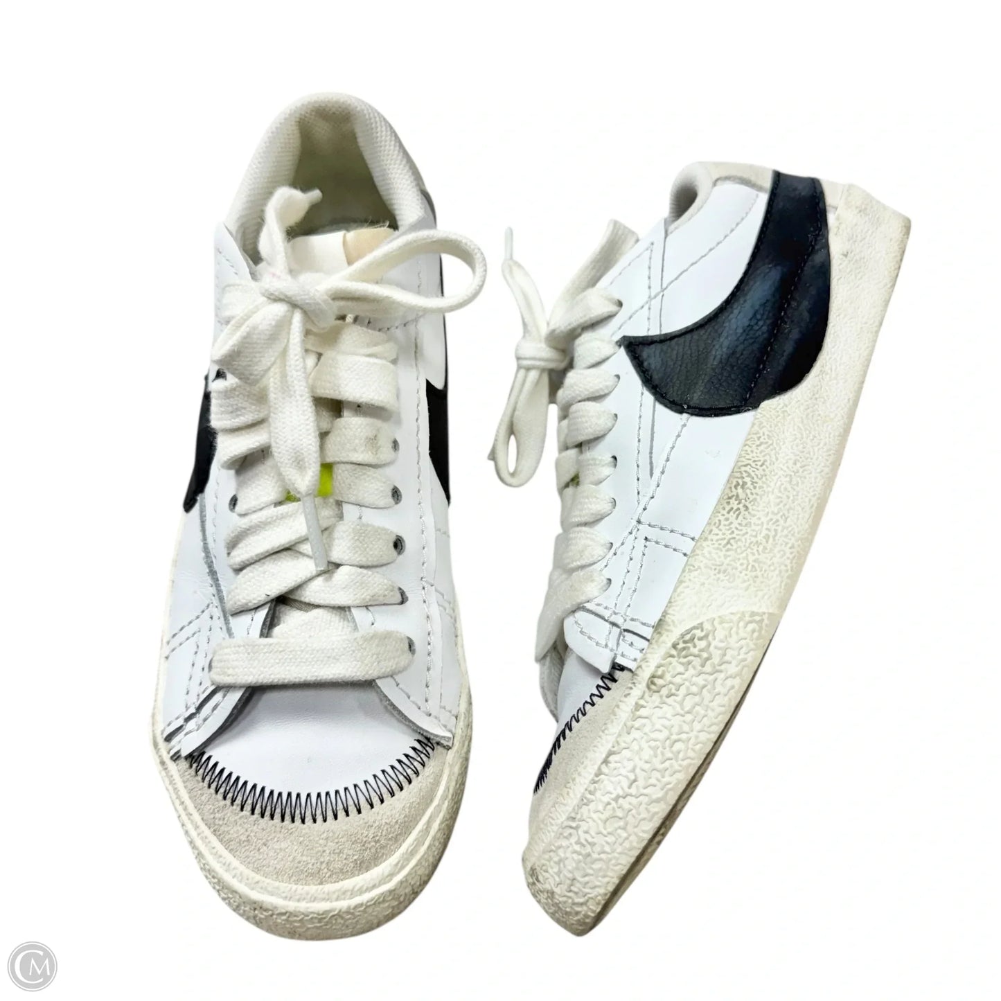 Shoes Sneakers By Nike In White, Size: 8.5