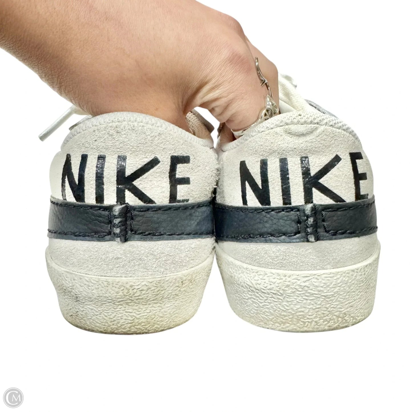 Shoes Sneakers By Nike In White, Size: 8.5