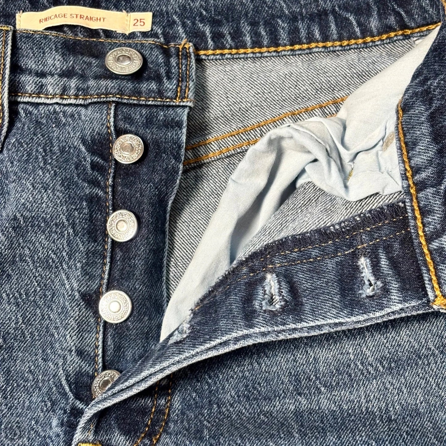Jeans Straight By Levis In Blue Denim, Size: 0