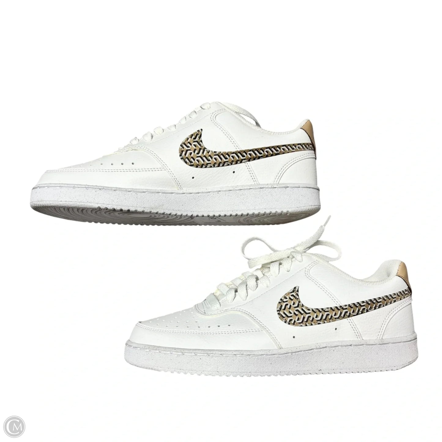 Shoes Sneakers By Nike In White, Size: 9.5