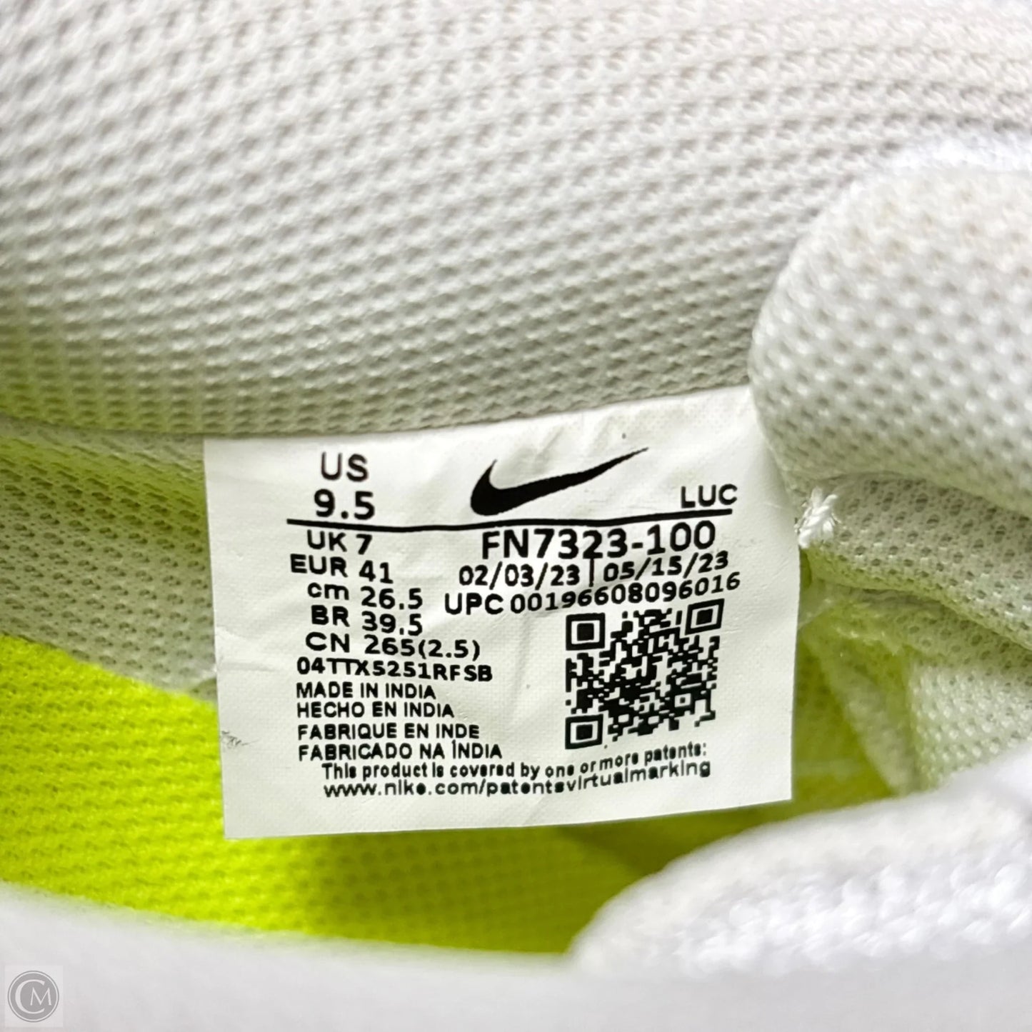 Shoes Sneakers By Nike In White, Size: 9.5