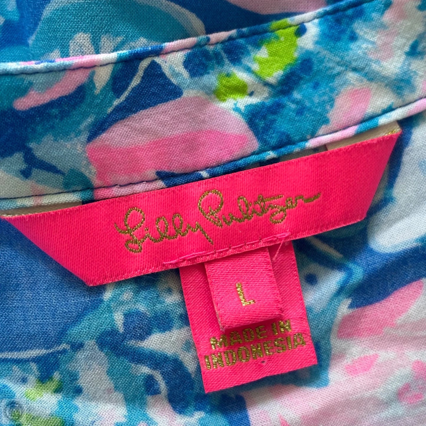 Top Short Sleeve Designer By Lilly Pulitzer In Blue & Pink, Size: L
