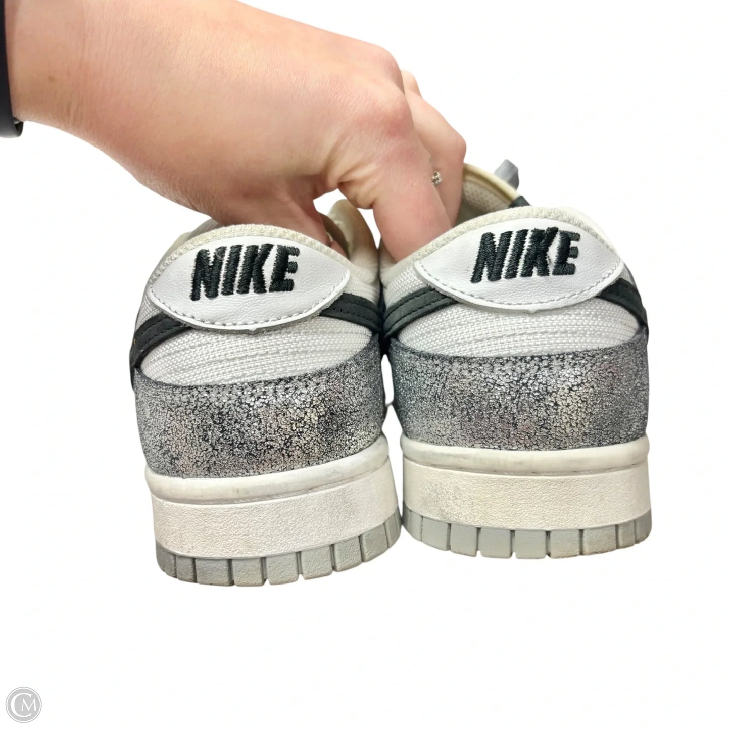 Shoes Sneakers By Nike In Silver & White, Size: 8.5