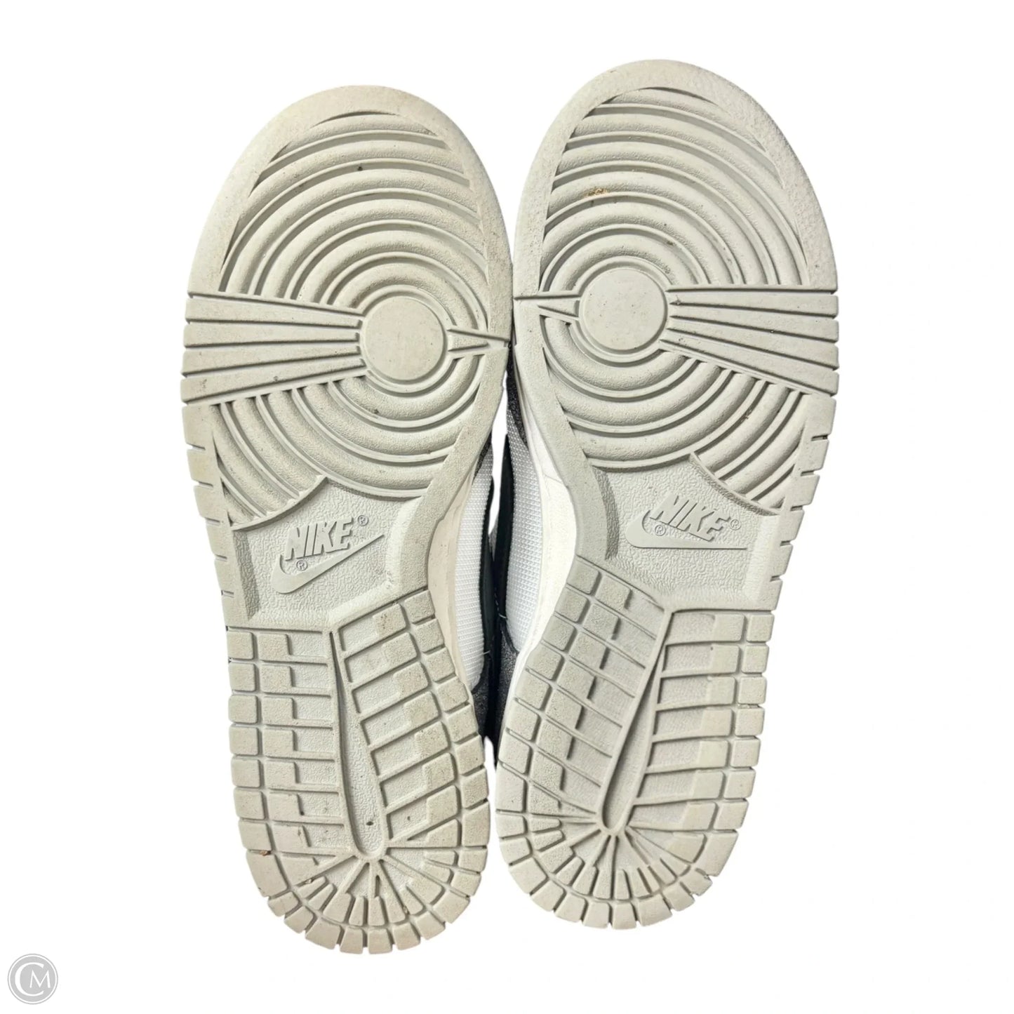 Shoes Sneakers By Nike In Silver & White, Size: 8.5