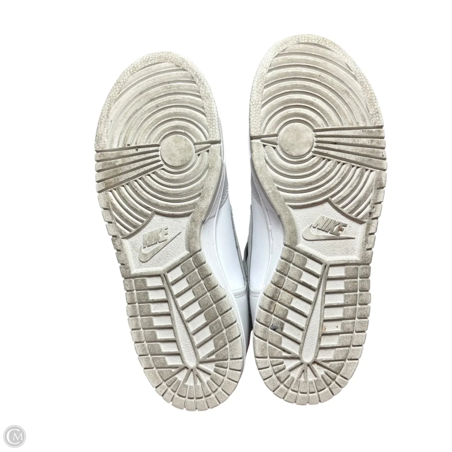 Shoes Sneakers By Nike In Grey & White, Size: 8.5