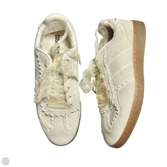 Shoes Sneakers By Cushionaire In Tan, Size: 7.5