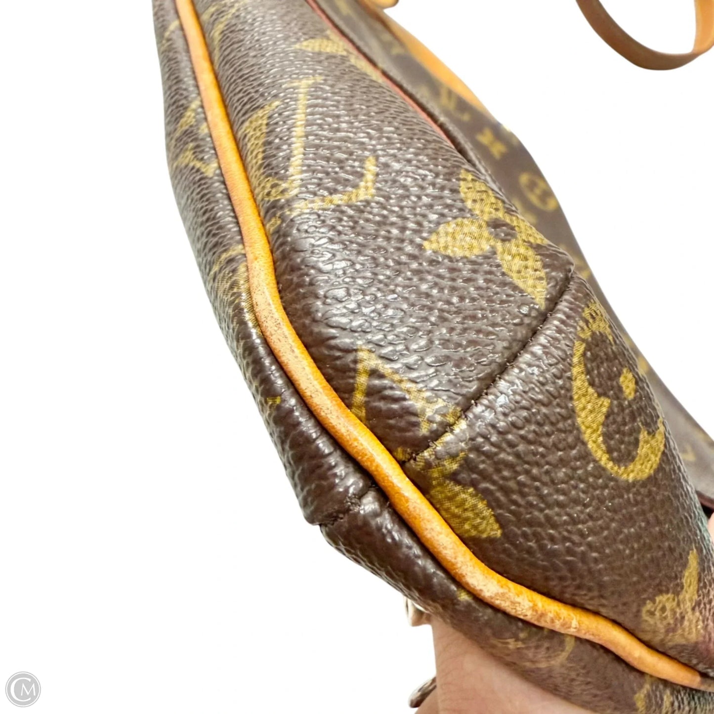 Crossbody Luxury Designer By Louis Vuitton, Size: Medium