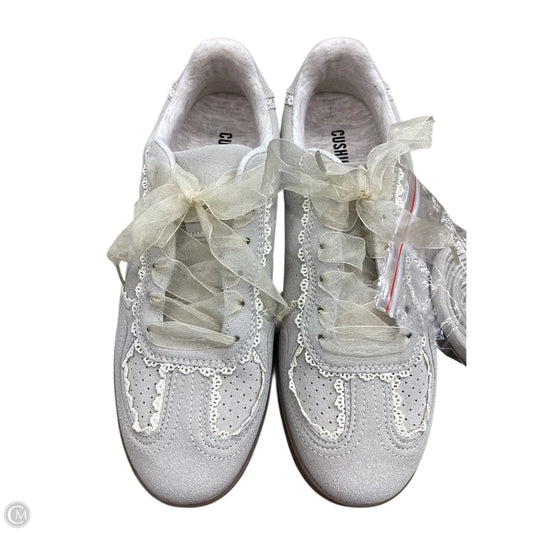 Shoes Athletic By Cushionaire In Cream, Size: 8