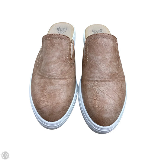 Shoes Flats By Clothes Mentor In Tan, Size: 7