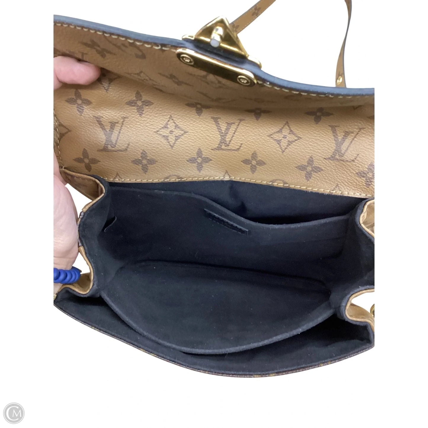 Crossbody Luxury Designer By Louis Vuitton, Size: Medium