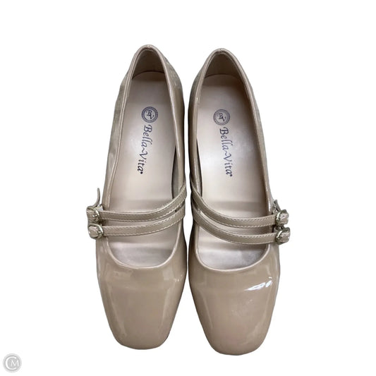 Shoes Flats By Cmc In Beige, Size: 8.5