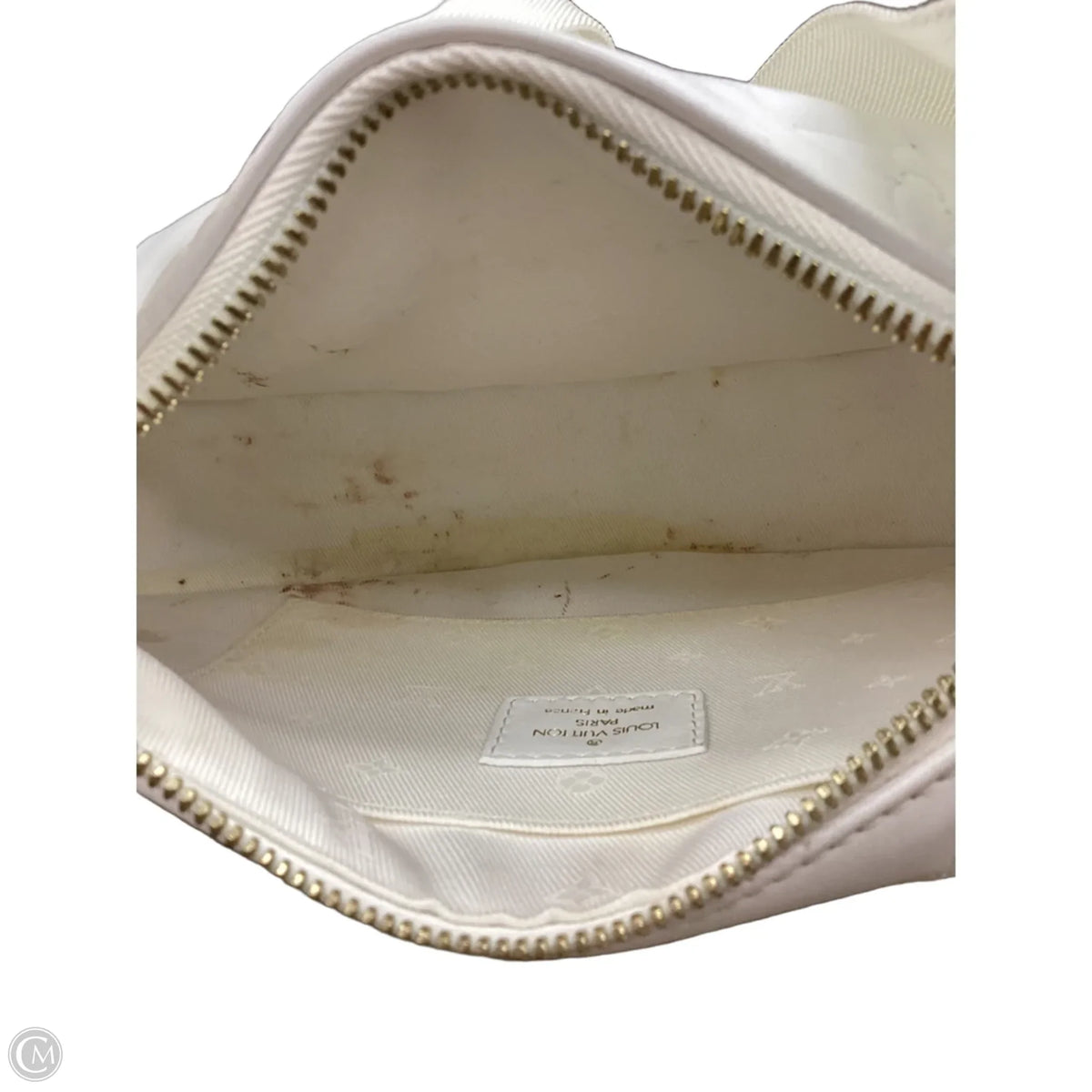 Crossbody Luxury Designer By Louis Vuitton, Size: Medium