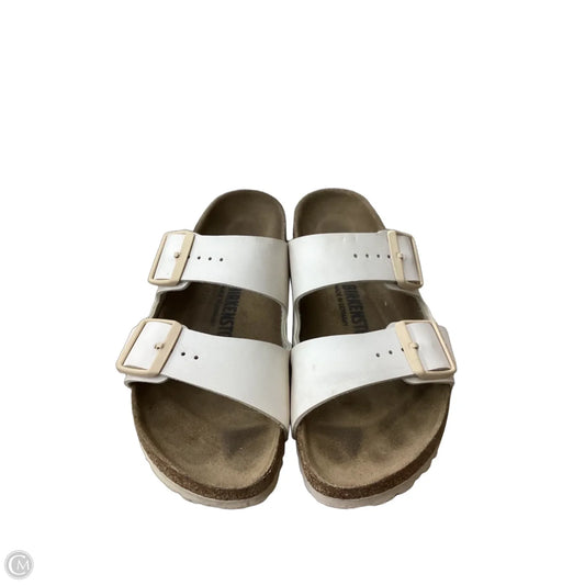 Sandals Flats By Birkenstock In Cream, Size: 7