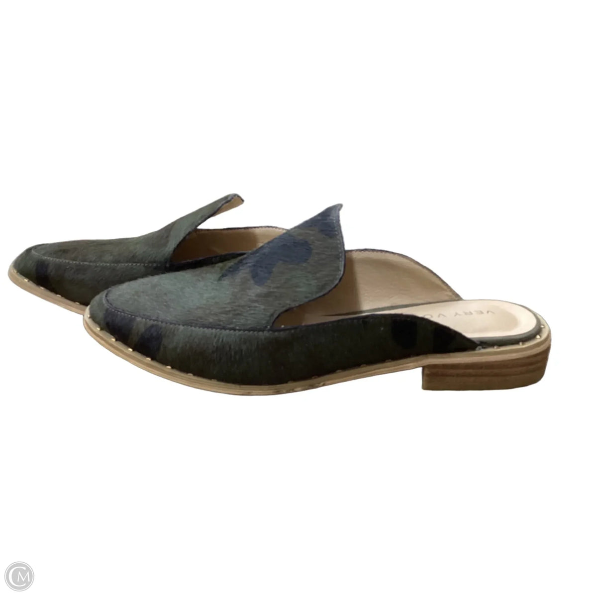 Shoes Flats By Very Volatile In Camouflage Print, Size: 7