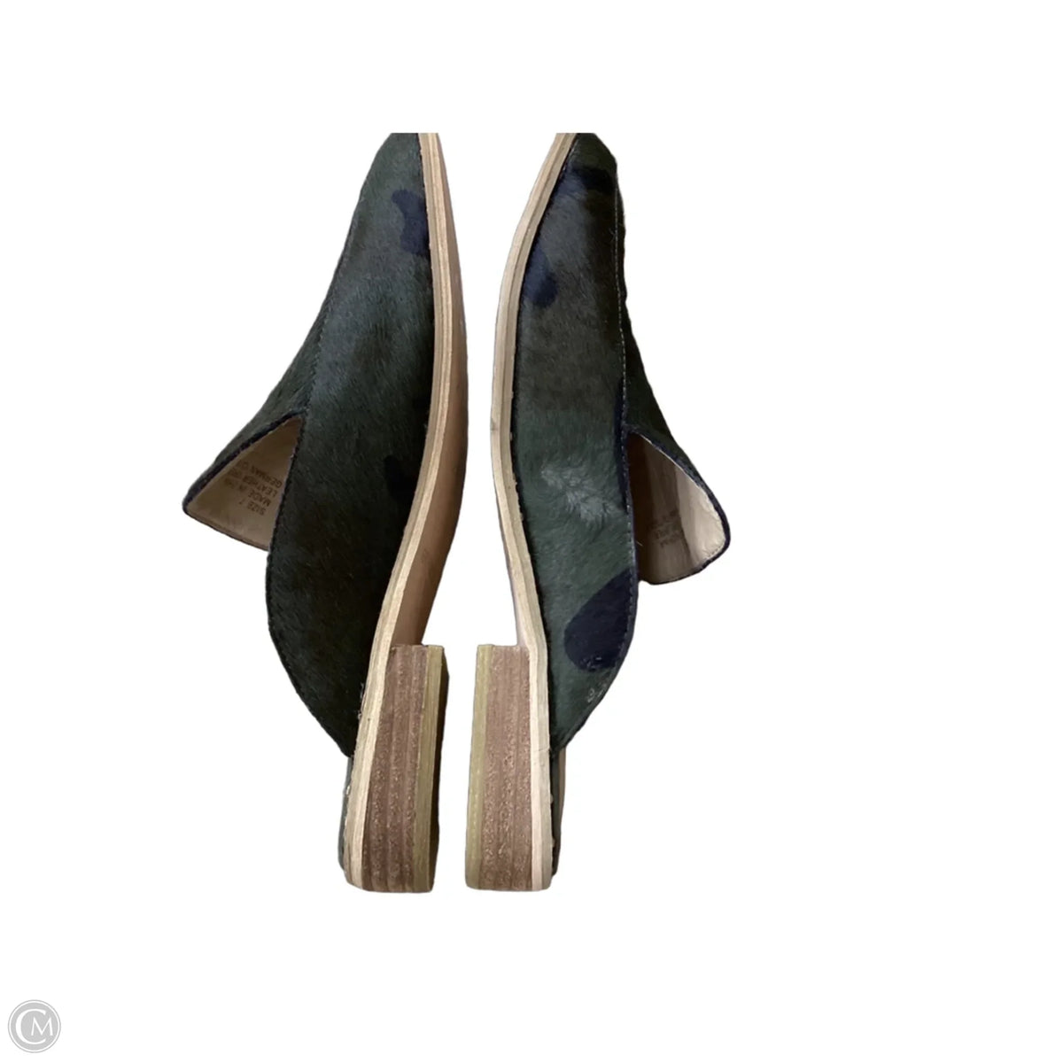 Shoes Flats By Very Volatile In Camouflage Print, Size: 7