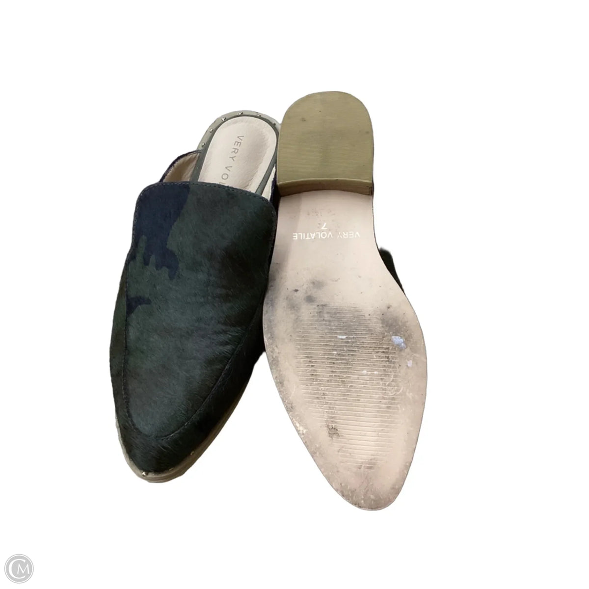 Shoes Flats By Very Volatile In Camouflage Print, Size: 7