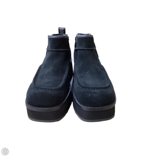 Boots Designer By Ugg In Black, Size: 8.5