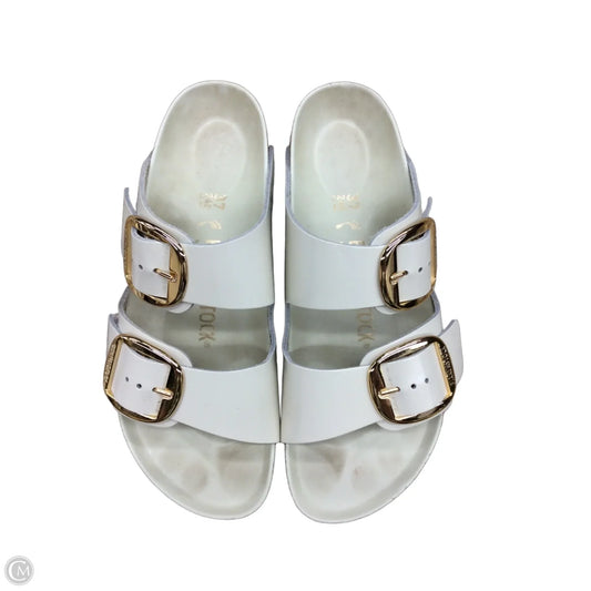 Sandals Flats By Birkenstock In Ivory, Size: 6.5