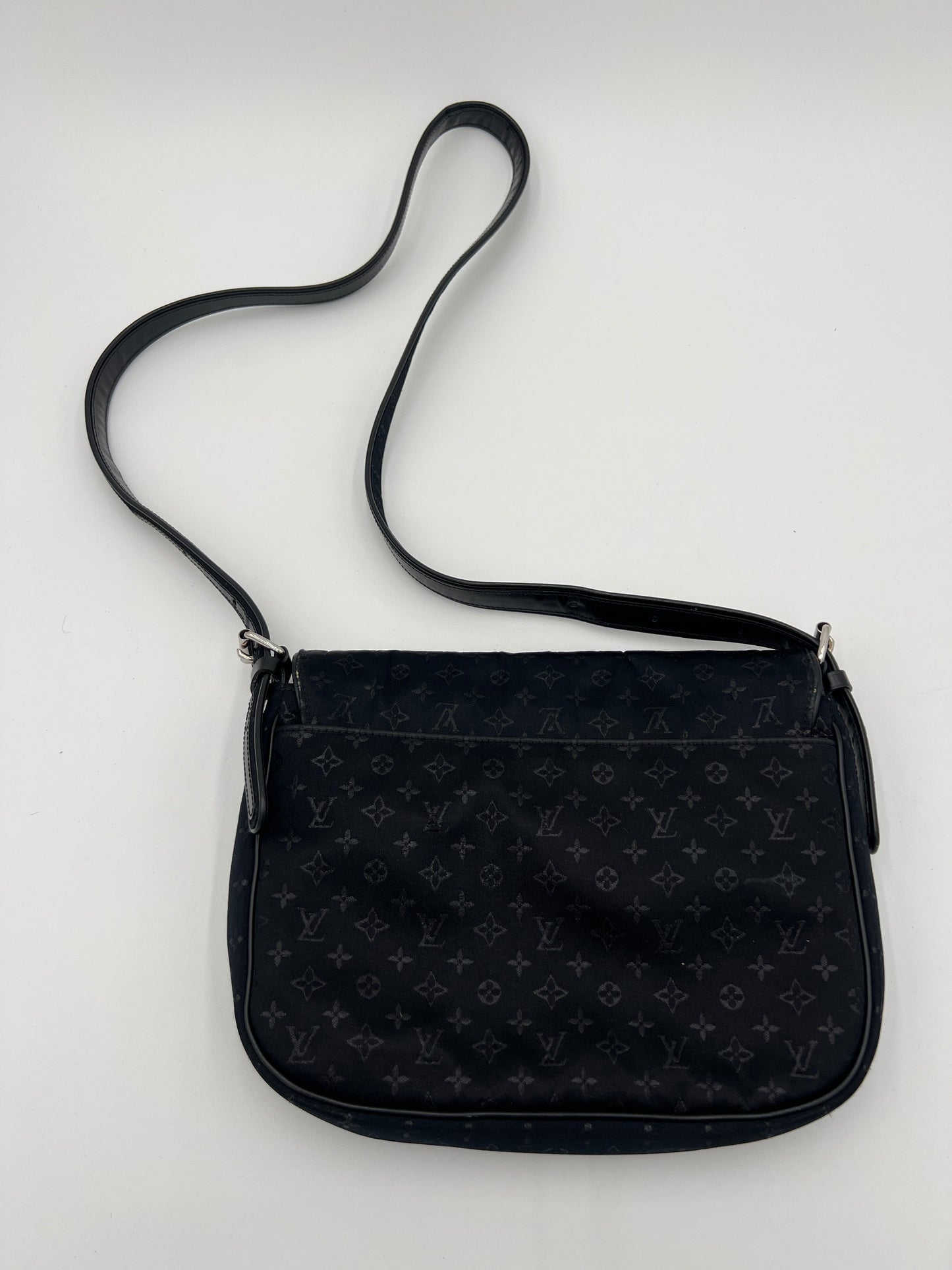 Crossbody Luxury Designer By Louis Vuitton, Size: Small