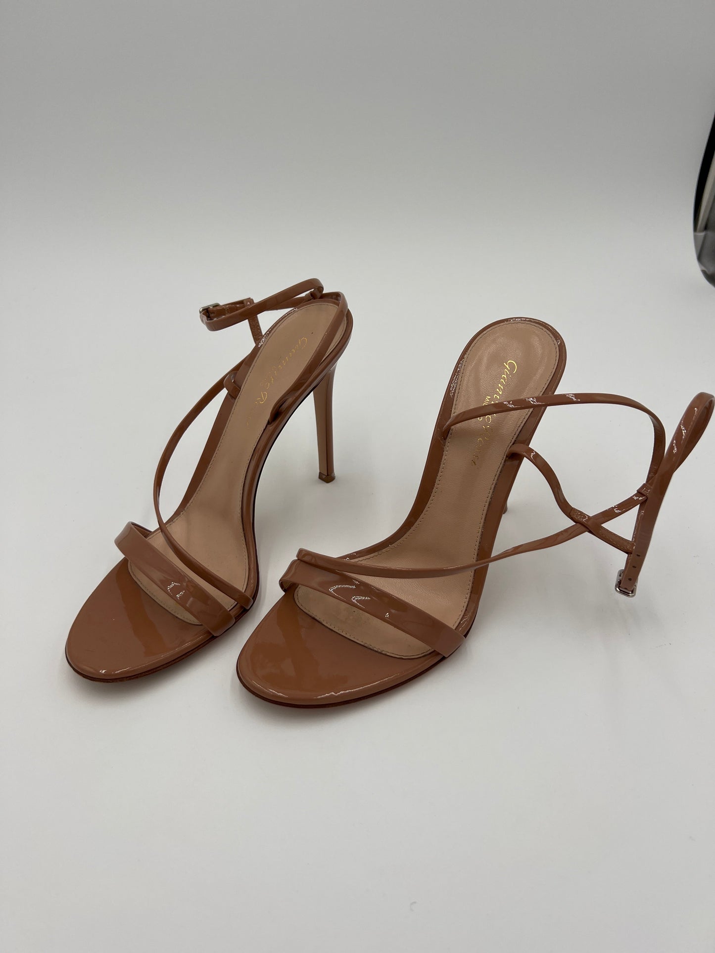 Shoes Luxury Designer By Gianvito Rossi In Tan, Size: 8