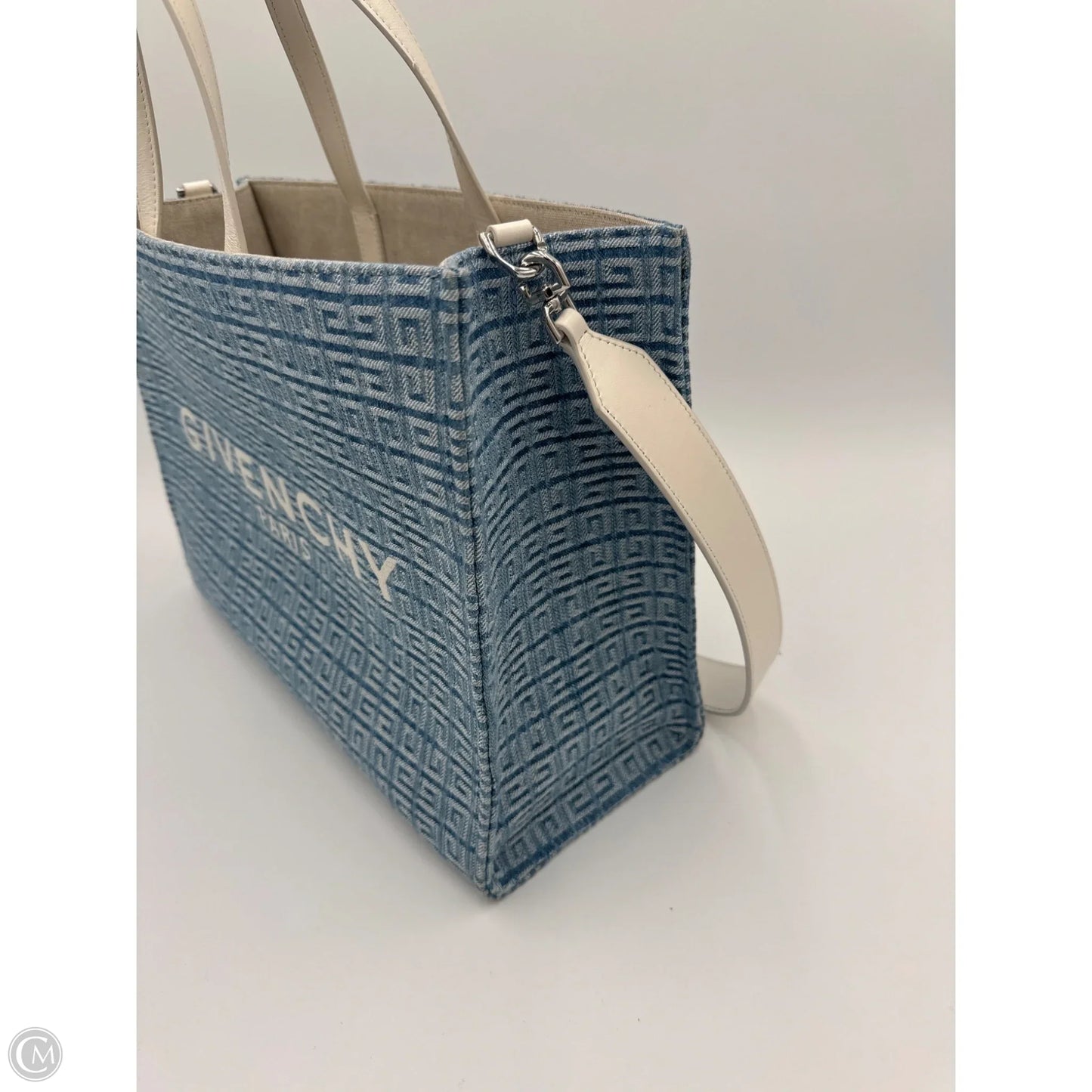 Handbag Luxury Designer By Givenchy, Size: Medium